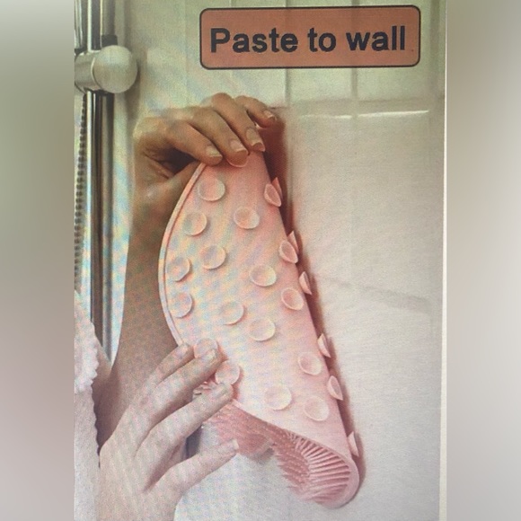 Shower back and Foot Scrub mat with non slip suction cup pink. - Picture 8 of 9